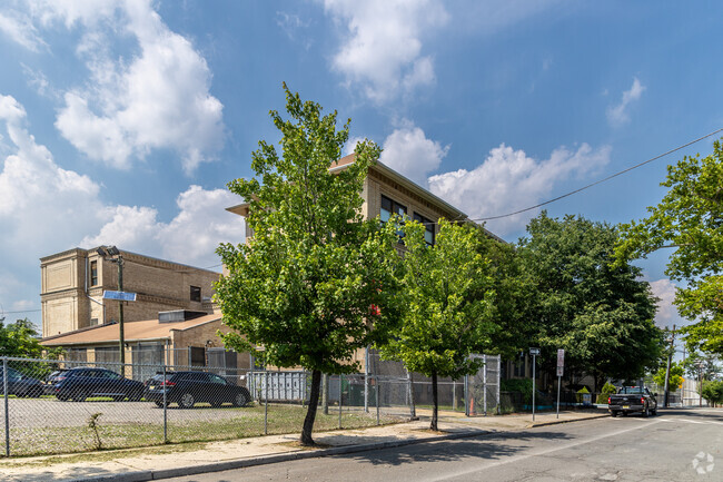 Peshine Avenue School in Newark has 47 full-time teachers.