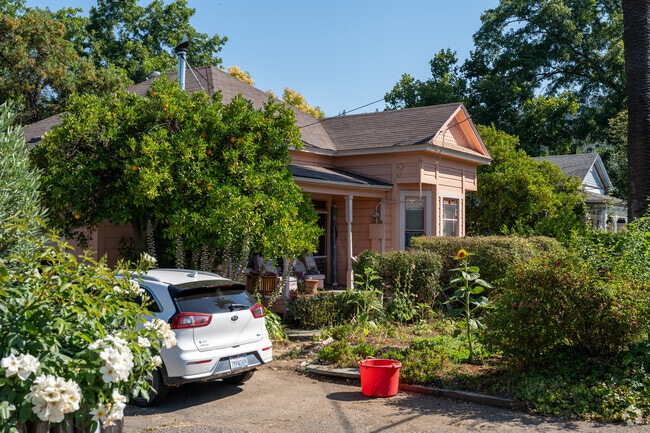 Private farmhouses line Highway 128 in Geyserville.