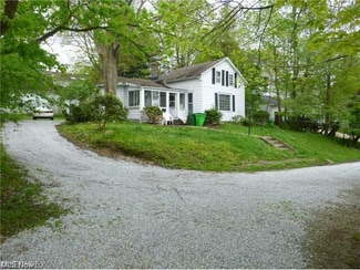 196 Vincent St Unit B, Chagrin Falls, OH 44022