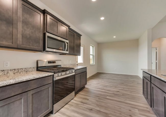 10901 Gray Mare Dr, Fort Worth, TX 76108 - photo 3