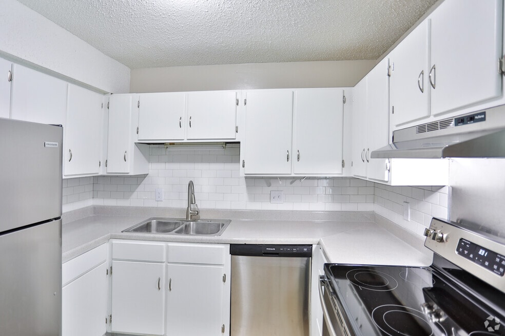 The Oaks at Monroe, Monroe, NC 28110 - photo 1