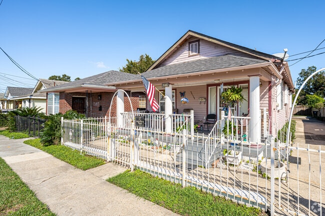 Homes in Hollygrove come in many different forms.