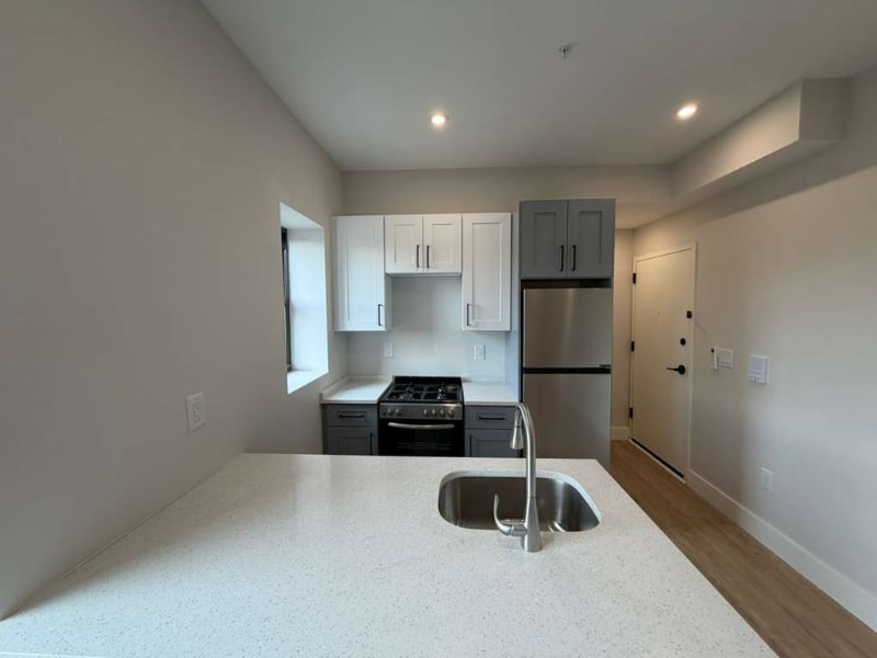 269 M L K Dr unit 4B, Jersey City, NJ 07305 - photo 1