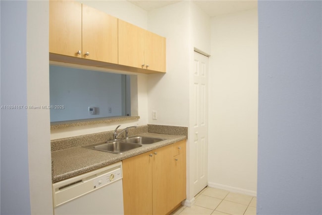 2440 E Preserve Way, Miramar, FL 33025 - photo 5