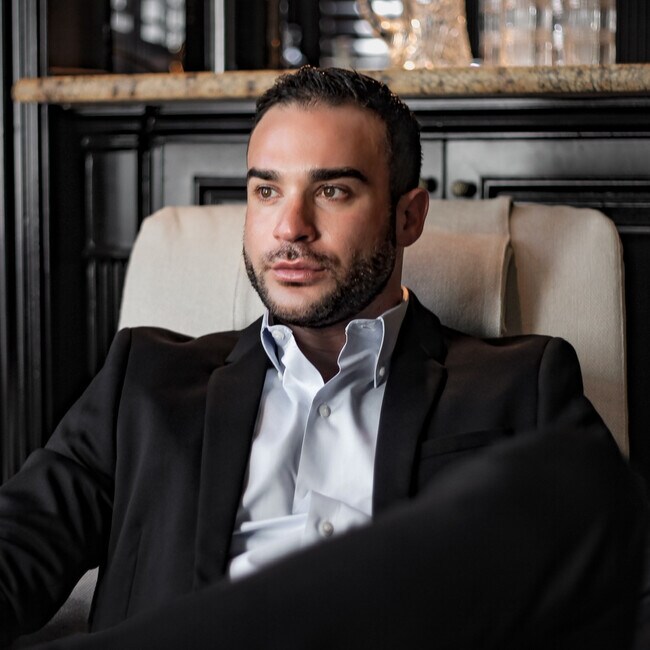 Agent Photo