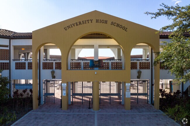 University High School, for grades 9-12, is conveniently located near University.