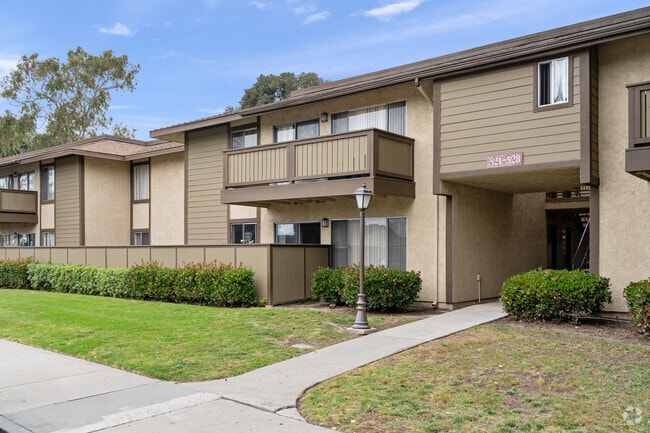 Within the South Bank neighborhood there are multiple condo options available.