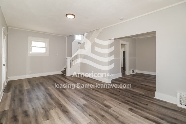 619 W Cleveland Ave, Elkhart, IN 46516 - photo 2