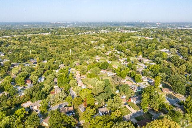 Coachlight Square is surrounded by parks, shopping, and in close proximity to highways.