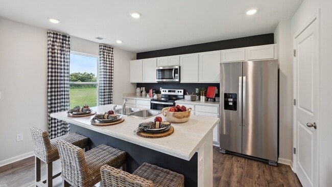 224 Shoemaker Ln, Elizabethtown, KY 42701 - photo 2