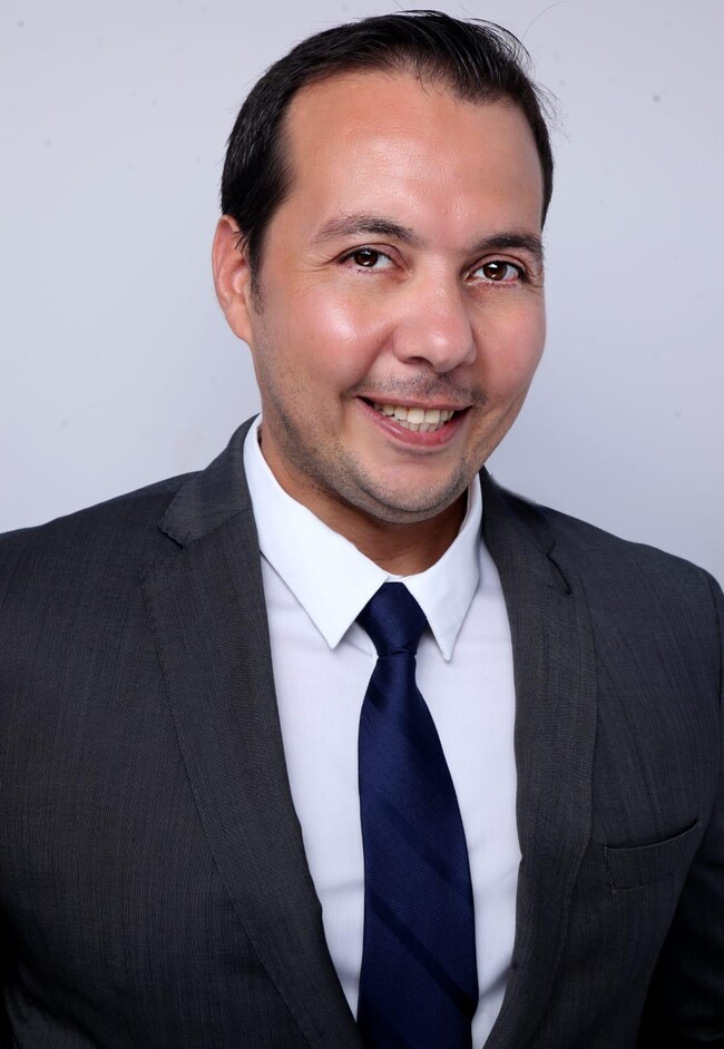 Agent Photo
