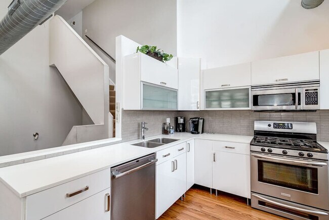 870 N Orleans St unit ID1069904P, Chicago, IL 60610 - photo 5