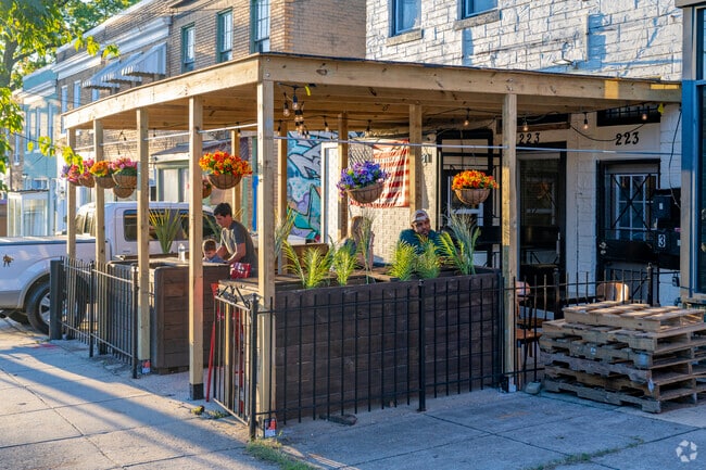 Nick's Pizza in Pleasant Hill has outdoor seating right on Upshur St.
