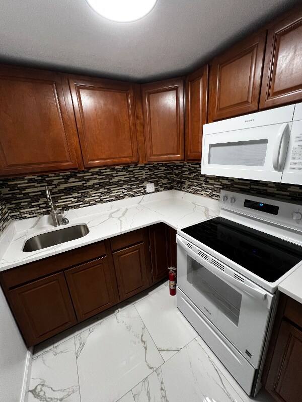 142 Burgundy Hill Ln, Middletown, CT 06457