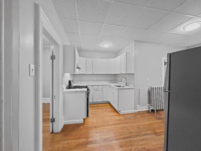 379 Haverhill St unit 1, Lawrence, MA 01840 - photo 5