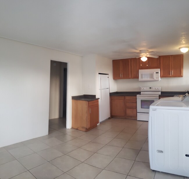 1120 Northshore Dr unit 2, Eustis, FL 32726 - photo 6