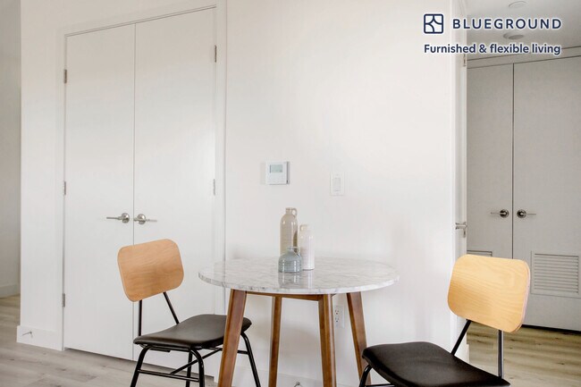 11701 W Gateway Blvd unit FL5-ID1104, Los Angeles, CA 90064 - photo 7