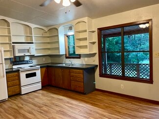 13101 S Fm 225 Unit B, Nacogdoches, TX 75964