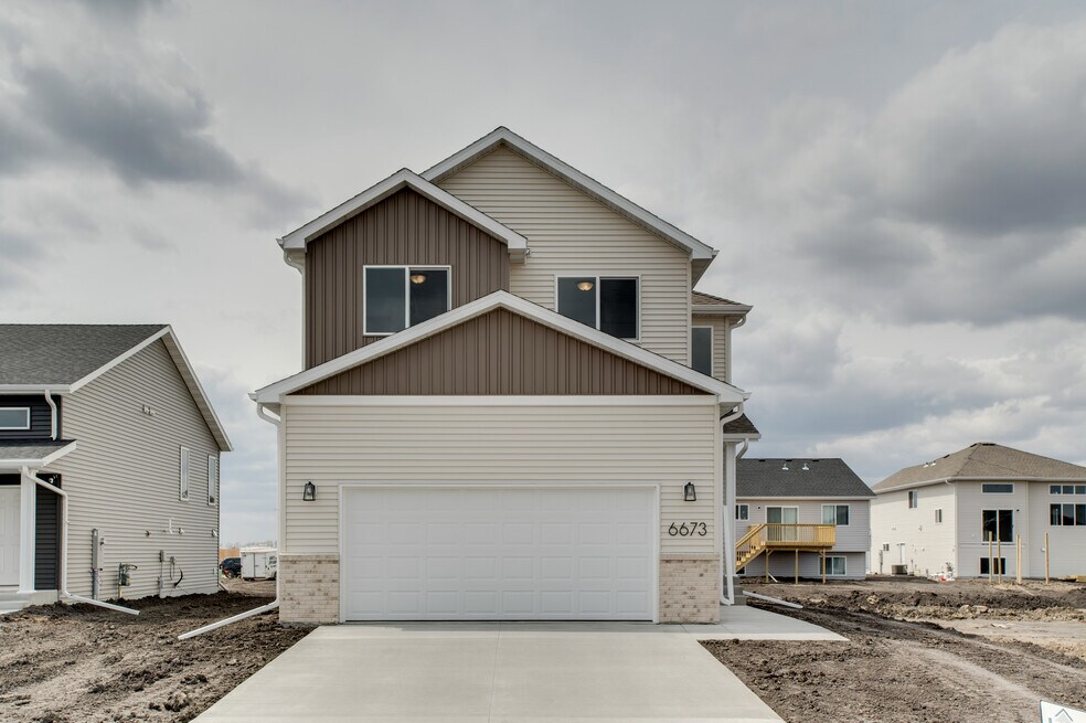 6713 Samuel Dr unit 37411300, Horace, ND 58047 - photo 1