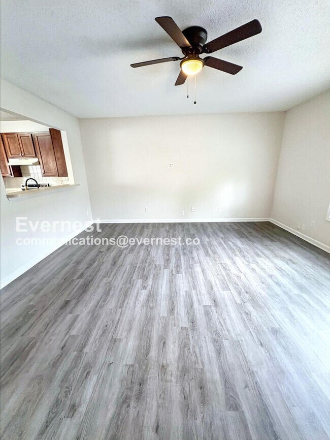 8646 Thomas Ln, Riverdale, GA 30274 - photo 2
