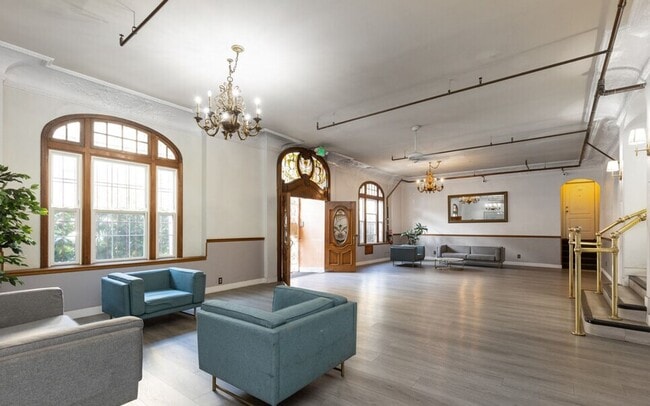 La Chalfonte Apartments...Newly Renovated and Stylish..Great Location!, Los Angeles, CA 90005 - photo 3