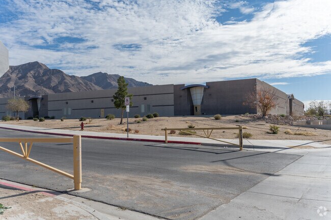 The student population of Bailey Dr William H Middle School  is 1,295.