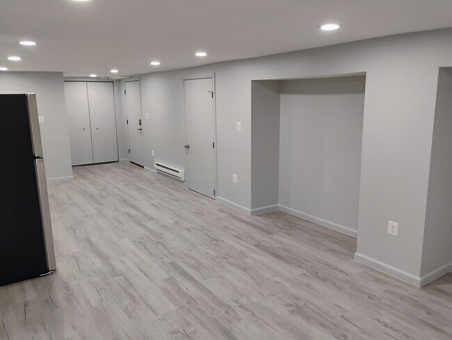 3609 W Forest Park Ave unit 2, Baltimore, MD 21216 - photo 6