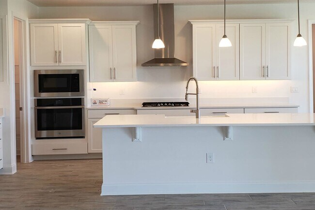 12025 Encore at Ovation Way unit 36465309, Winter Garden, FL 34787 - photo 7