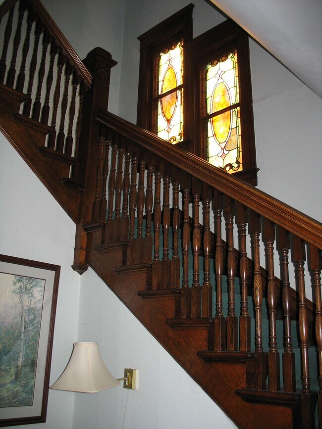 618 S Farwell St unit East Tower Apartment, Eau Claire, WI 54701 - photo 5