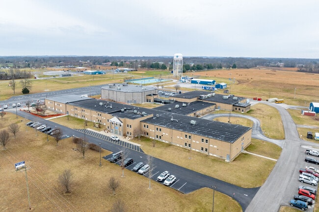 Macon County High School offers education to students in grades 9 - 12.