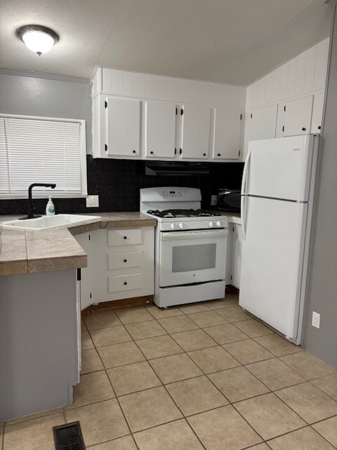 240 Clark Ln, Giddings, TX 78942 - photo 5