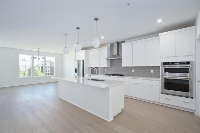 43487 Monroe Crest Terrace, Ashburn, VA 20148 - photo 4