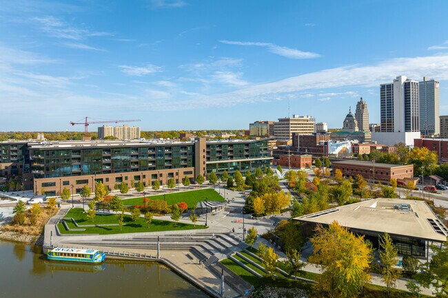 Residents of Bloomingdale are within walking distance to Promenade Park.