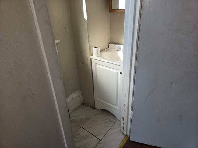 225 Upton St unit 2nd floor, St. Louis, MO 63111 - photo 3