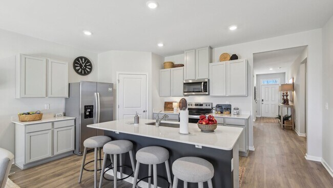 9002 Bluestem Cir unit 36207328, Bowling Green, KY 42104 - photo 2