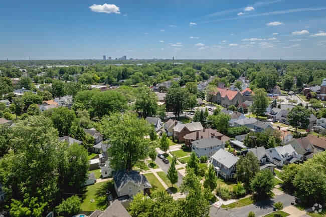 Commuters appreciate the proximity to downtown from Five Points.