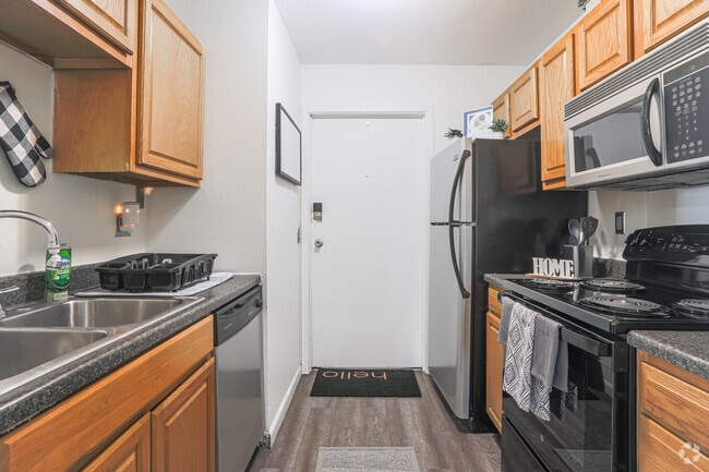 The Edge at 1815 - Student Housing, Mount Pleasant, MI 48858 - photo 2