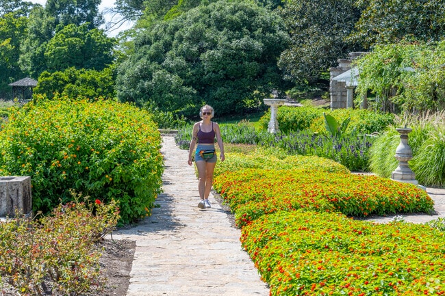 Maymont residents are close to many of Richmond's nicest amenities.