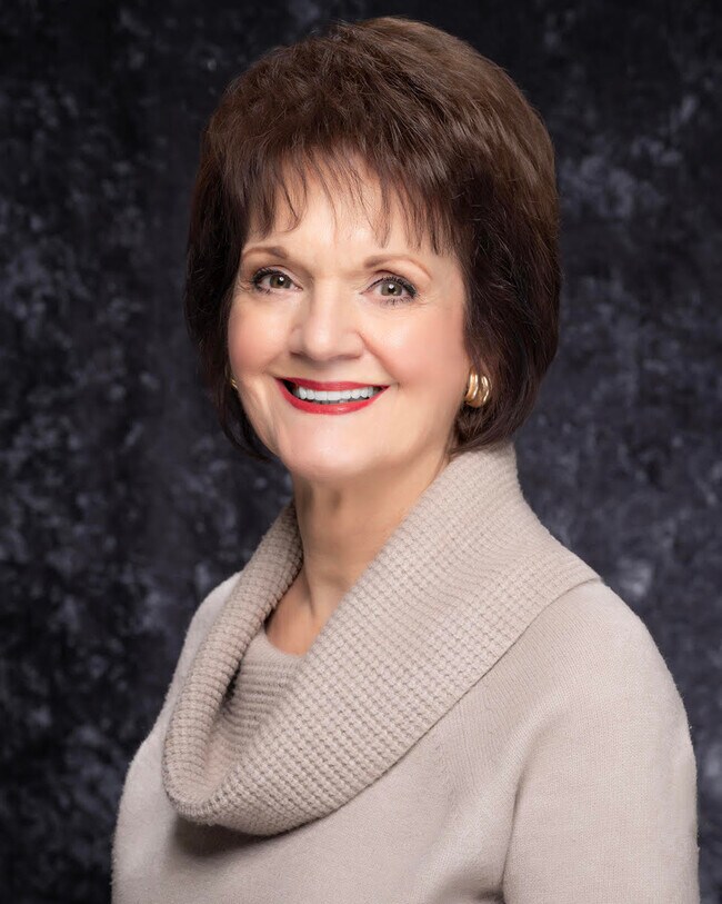 Broker Pam Grant