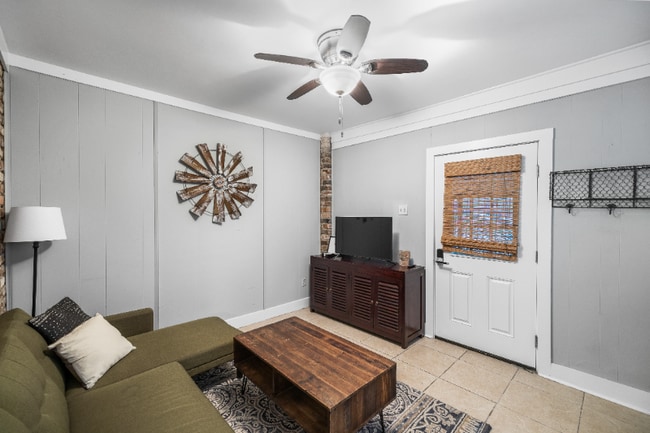 160 Grand Blvd, Mobile, AL 36607 - photo 4