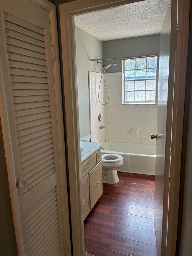 New Cut Apartments, Louisville, KY 40214 - photo 7