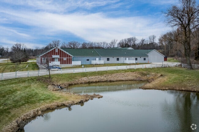 Spirtus Sanctus Academy, Senic