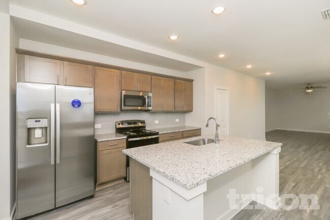 605 Raglands Rd, Leander, TX 78641 - photo 6