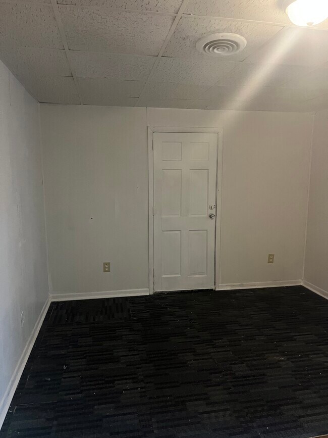 3917 Bloomfield Dr, Macon, GA 31206 - photo 6