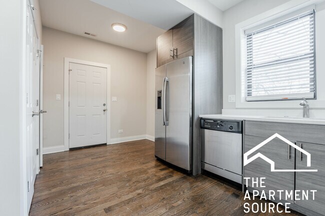 2232 N Sawyer Ave unit 3E, Chicago, IL 60647 - photo 5