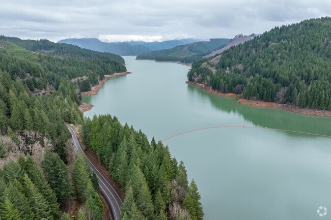 Green Peter Reservoir is a large recreation area north of Cascadia.