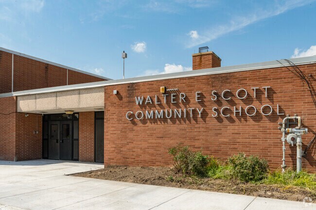Accelerated Learning Academy front entrance in Downtown Flint.