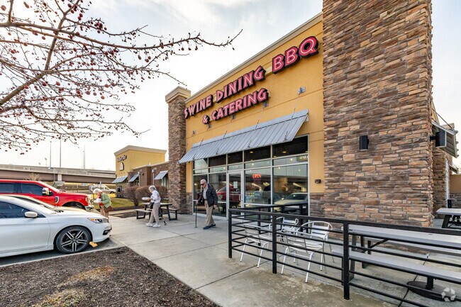 Swine Dining BBQ near Candlewood serves smoked ribs, brisket and classic sides.