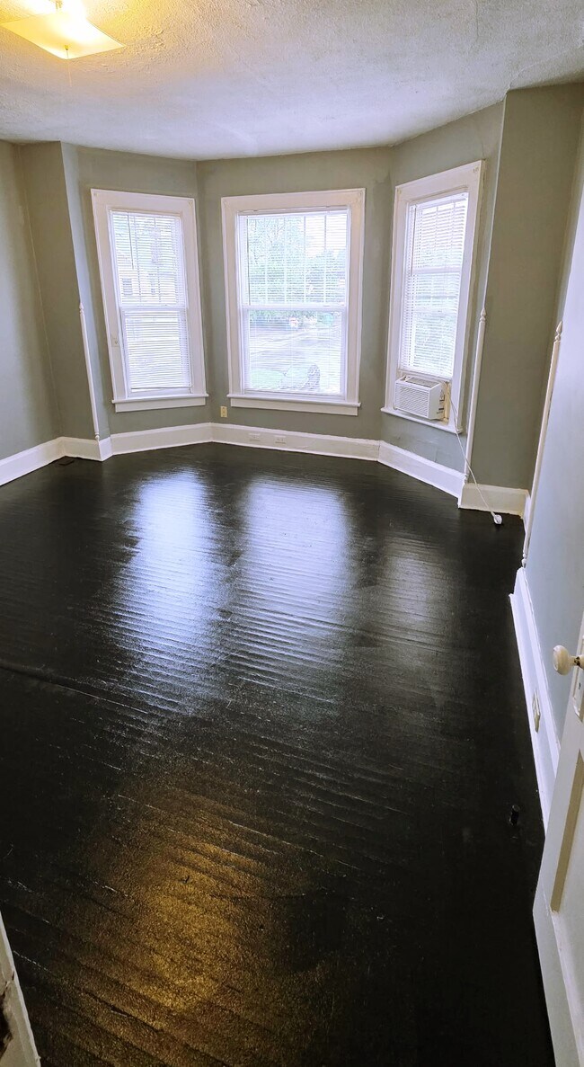 352 1/2 E 20th Ave unit 352.5, Columbus, OH 43201 - photo 5