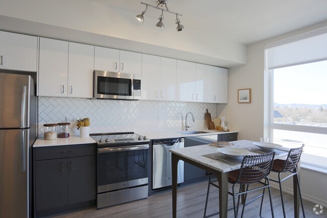 Laurel 42, Portland, OR 97213 - photo 3